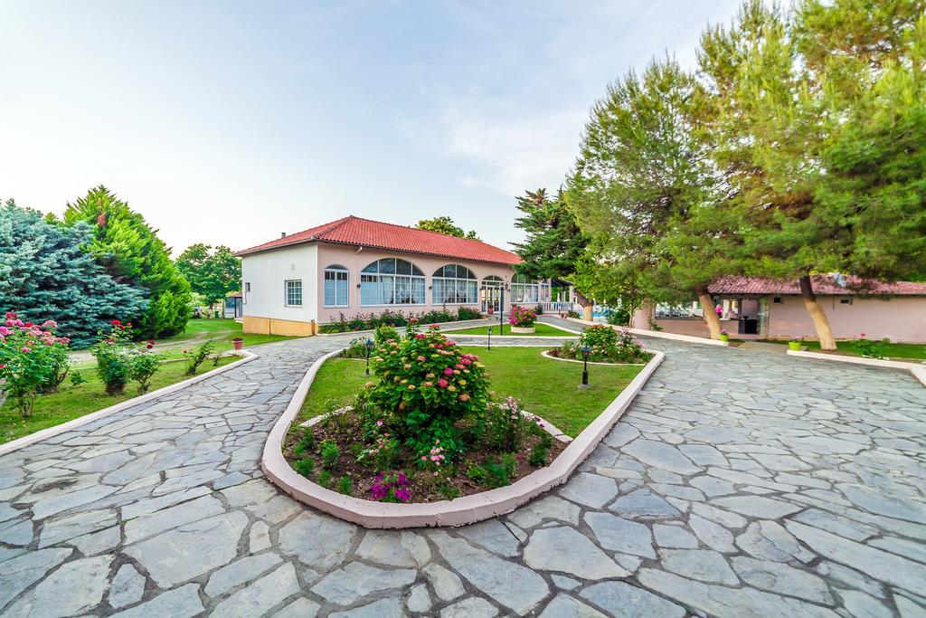 Sintrivanis Resort Beach Paralia Skotinas Exterior foto